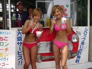 japanese gals in bathing suits